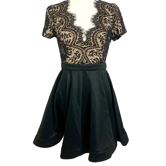 Fit & Flare Black Scallop Lace Mini Cocktail Dress Plunging Back Size M Windsor - Picture 2 of 11